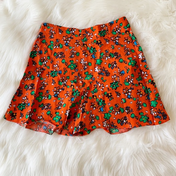 Topshop Pants - TOPSHOP Floral Shorts, New